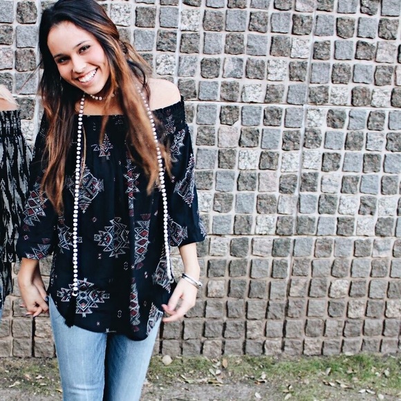 Fifteen Twenty off the shoulder navy top - Picture 1 of 3